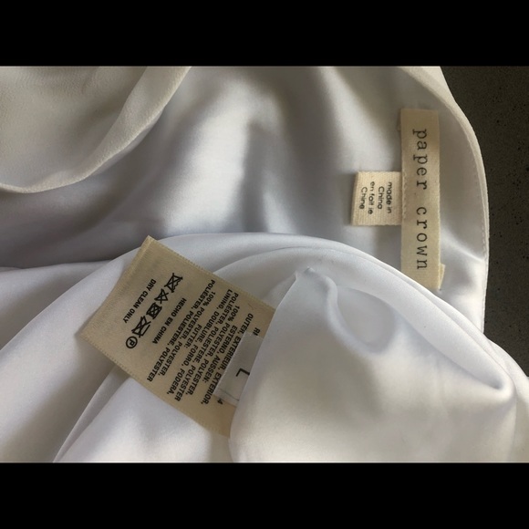 White sleeveless blouse - Picture 3 of 3